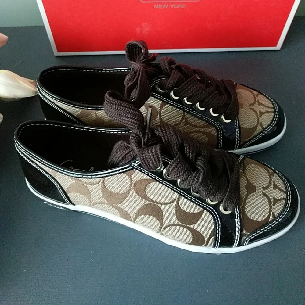 🤎 Coach shoes - Picture 2 of 5
